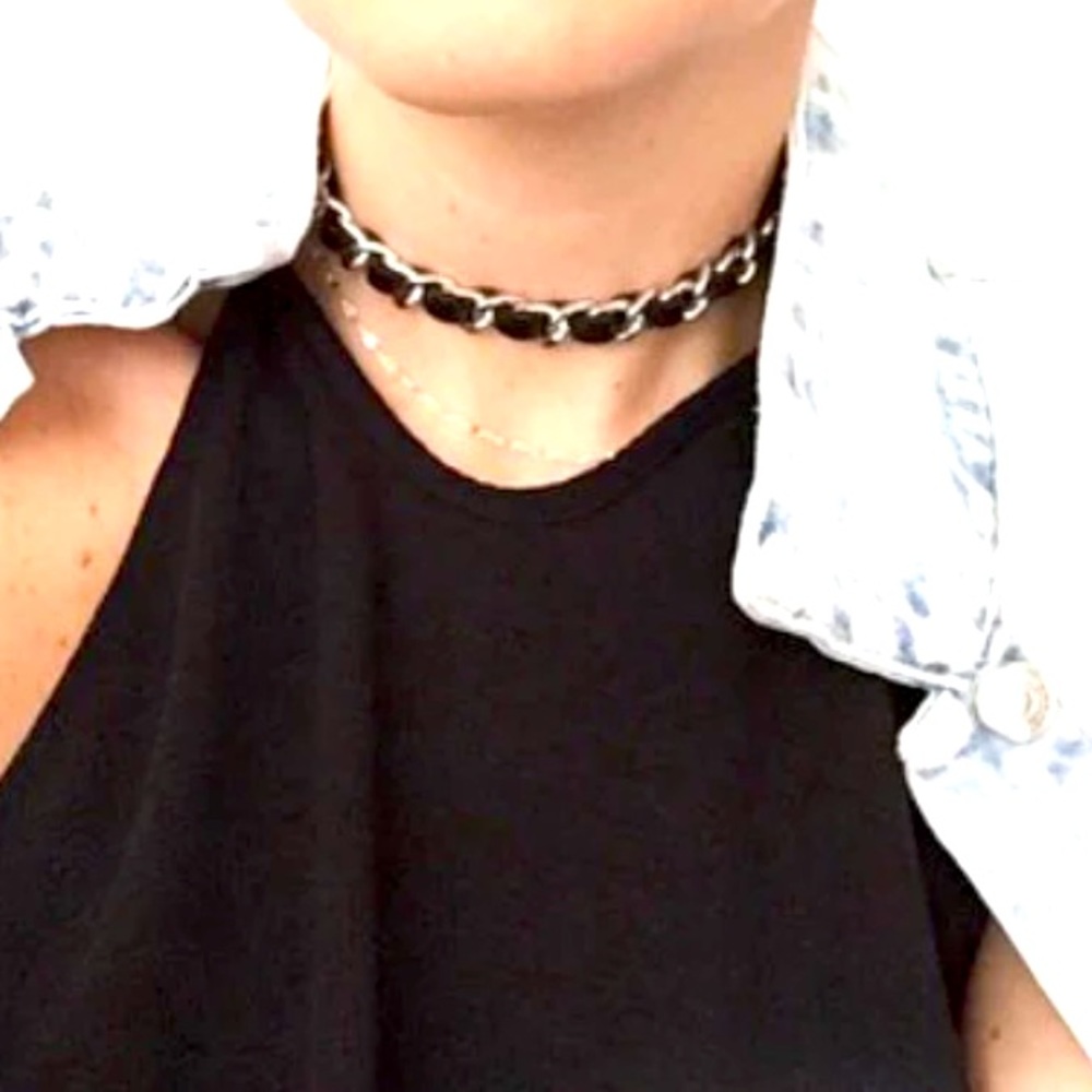 Hrh collection choker